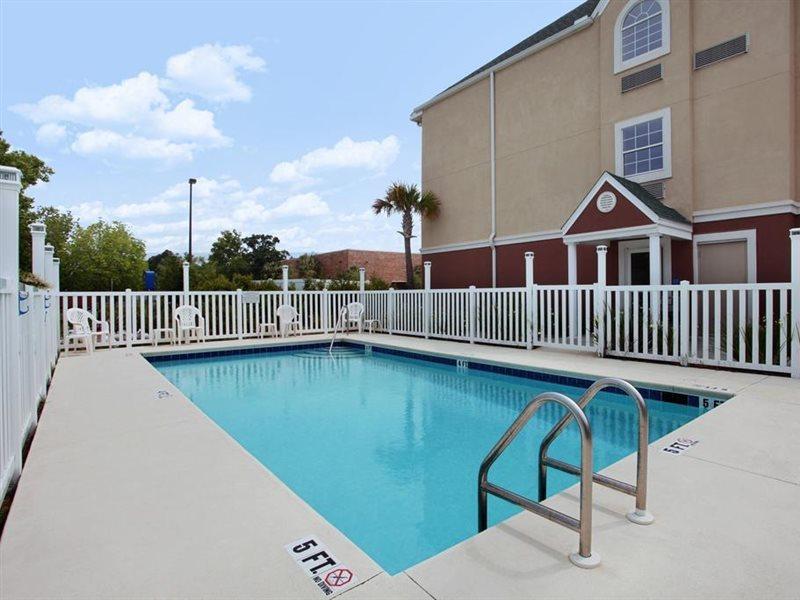 Microtel Inn & Suites By Wyndham Panama City Exterior photo