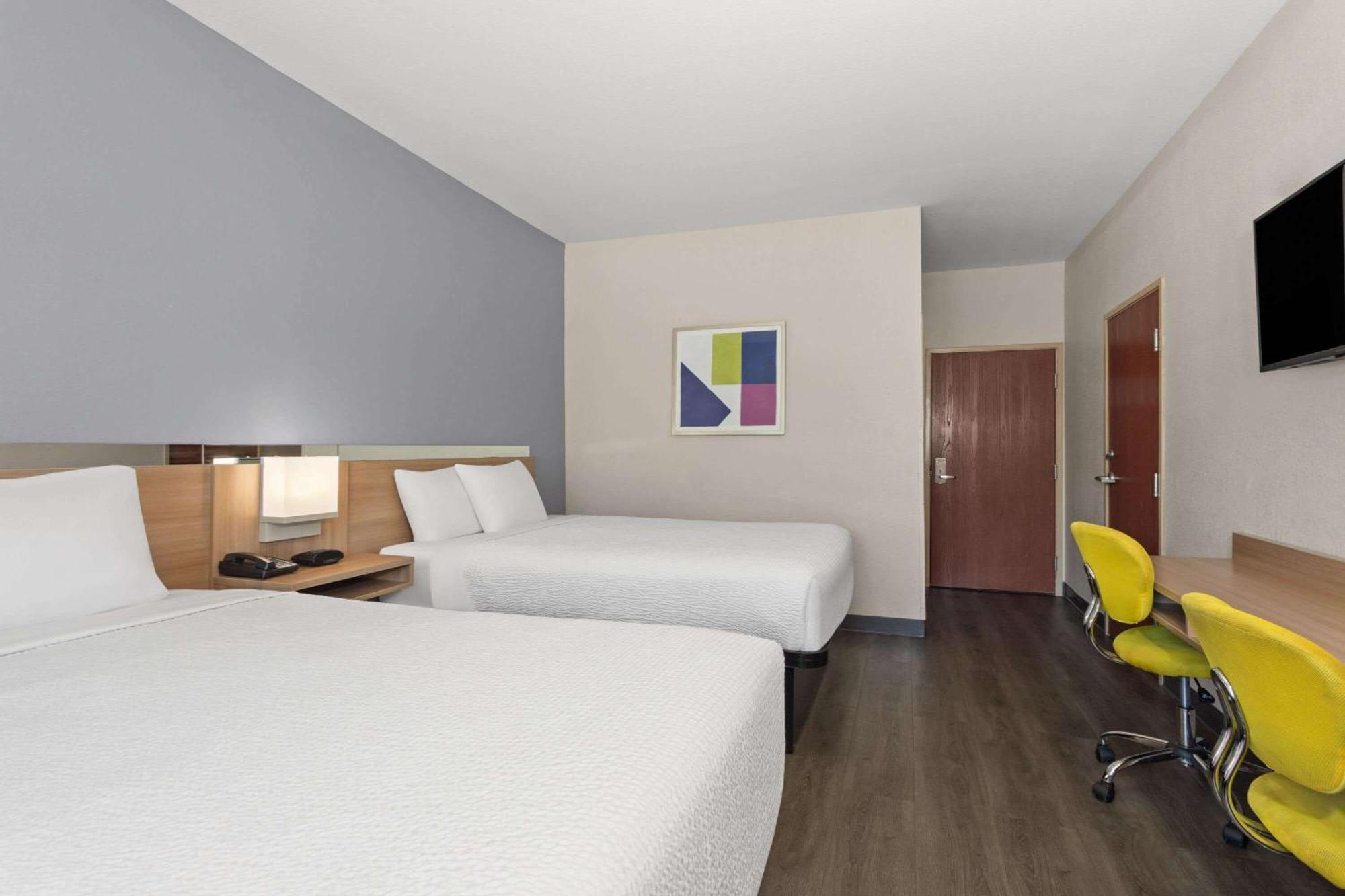 Microtel Inn & Suites By Wyndham Panama City Exterior photo